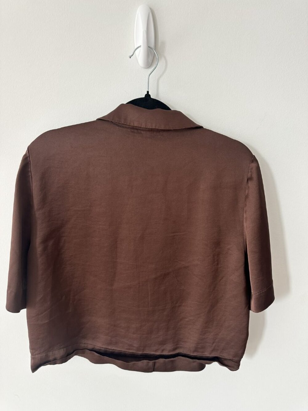 Reformation Brown Satin Cropped Collared Shirt, Size M - Picture 2 of 3